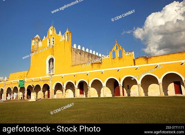 View to the Monastery and Convent Of San Antonio De Padua at the historic center, Izamal, Yucatan Province, Mexico, Central America