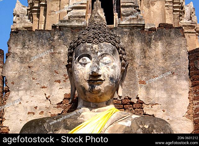 Head of Buddha in wat Phra Si RAtana Mahaphat, Si Satchanalai, Thailand