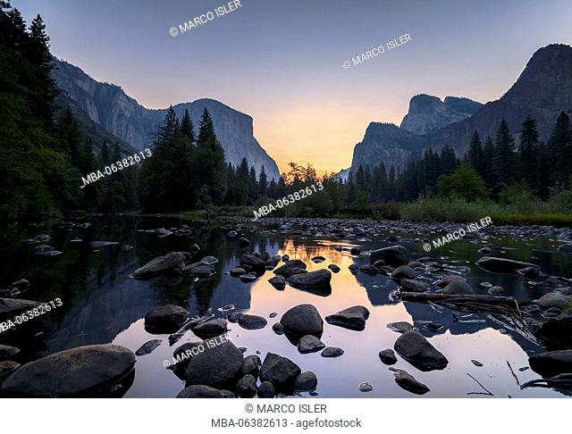 Sunrise in the Merced River, the USA, California, Yosemite Valley
