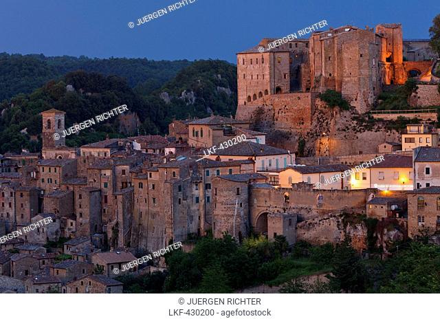 Sorano with Orsini castle, 14th century, Renaissance architecture, hill town, province of Grosseto, Tuscany, Italy, Europe