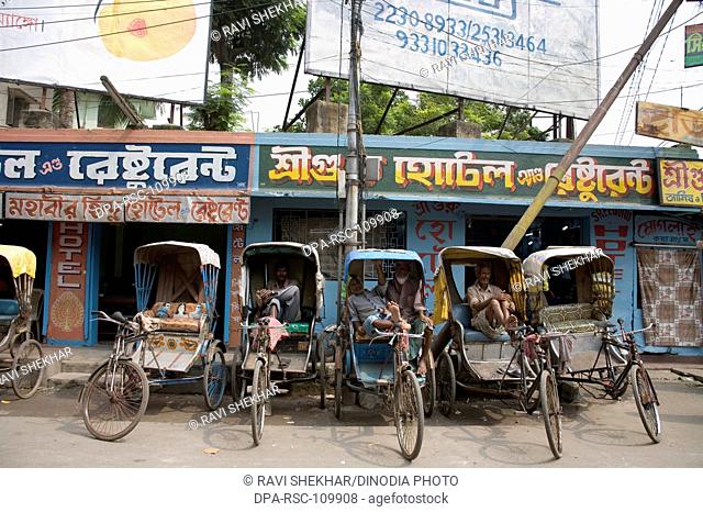 Cycle rickshaw's stand ; Dakshineshwar market ; Calcutta  Kolkata ; West Bengal ; India