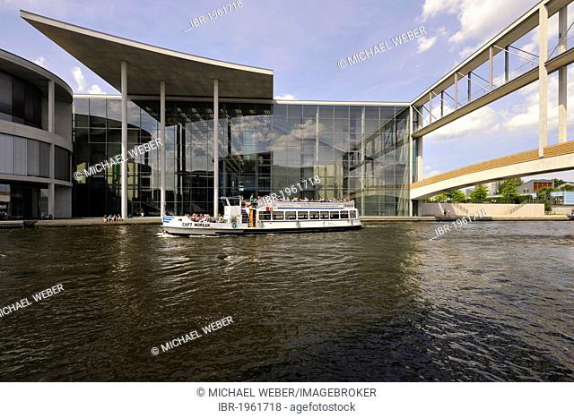 Excursion boat in front of Paul-Loebe-Haus, Reichstagufer, Spreebogen, Government District, Berlin, Germany, Europe, PublicGround