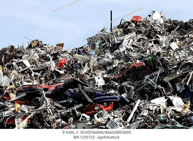 Pile of scrap metal and car wrecks for recycling, scrap island, DuisPort inland port, Duisburg-Ruhrort, North Rhine-Westphalia, Germany, Europe