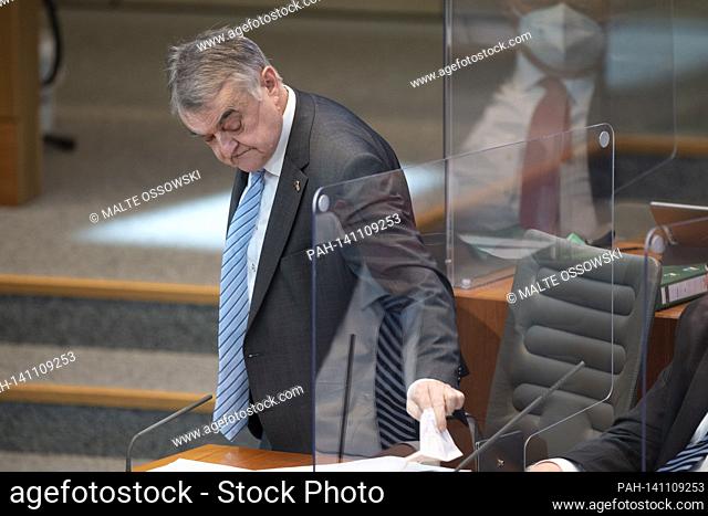 Herbert REUL, CDU, Minister of the Interior, Minister of the Interior of the State of North Rhine-Westphalia, debate on the results of the conference of the...