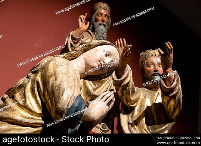05 April 2022, Bavaria, Nuremberg: A group of figures from the Bolzano high altar retable by Hans von Judenburg (Coronation of the Virgin Mary - c