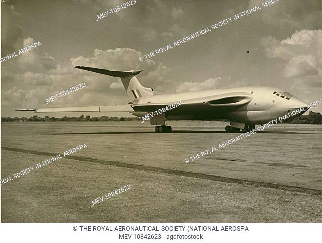 Handley Page Victor first prototype, WB771, prior to take-off from Radlett for a demonstration flight for the Secretary of the US Air Force, Harold E
