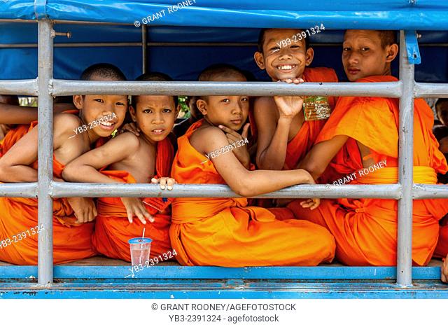 Novice Monks, Wat Si Chum, Sukhothai, Thailand