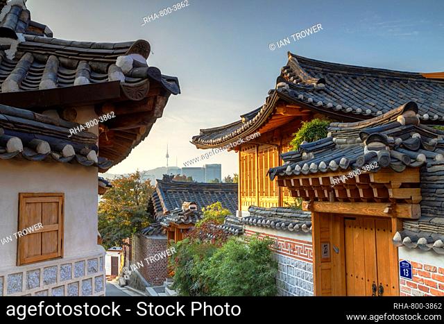 Traditional houses in Bukchon Hanok village at sunrise, Seoul, South Korea, Asia