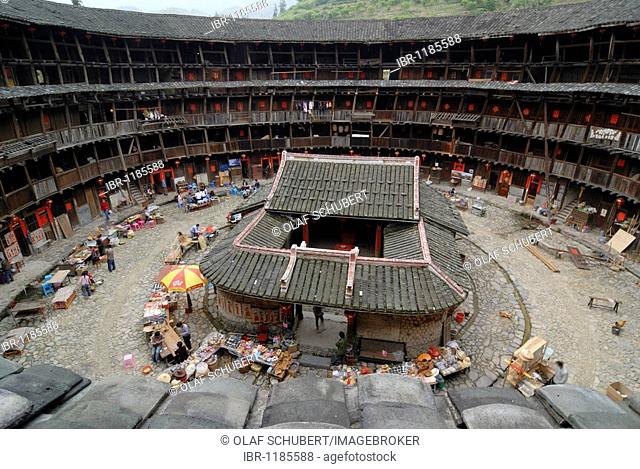 Round House, Chinese: Tulou, with ancestral temple, round adobe building of the Hakka minority, Ta Xia de Yuan Building, Hukeng, Fujian, China, Asia