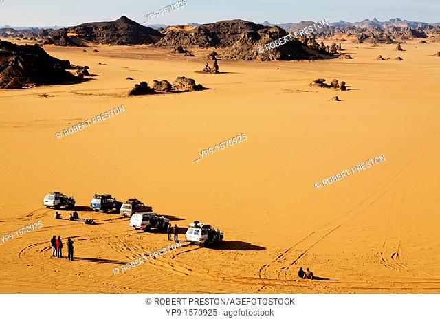 Four wheel drive safari in the Akakus Mountains, Libya