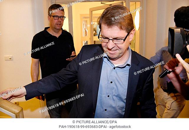 18 June 2019, Schleswig-Holstein, Kiel: Ralf Stegner, acting SPD faction leader, comes to a meeting of the SPD faction in the Schleswig-Holstein state...