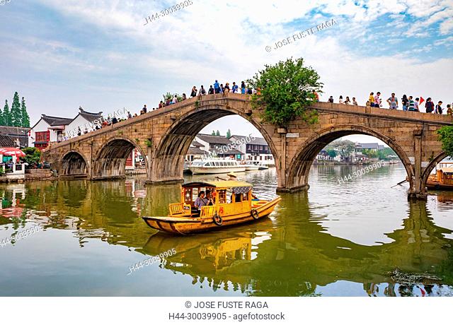 China, Shanghai, Zhujiajiaozhen City, canal