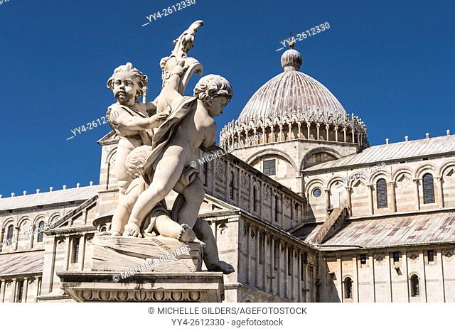 Pisa Cathedral, Duomo, with La Fontana dei Putti, Piazza dei Miracoli, Pisa, Tuscany, Italy