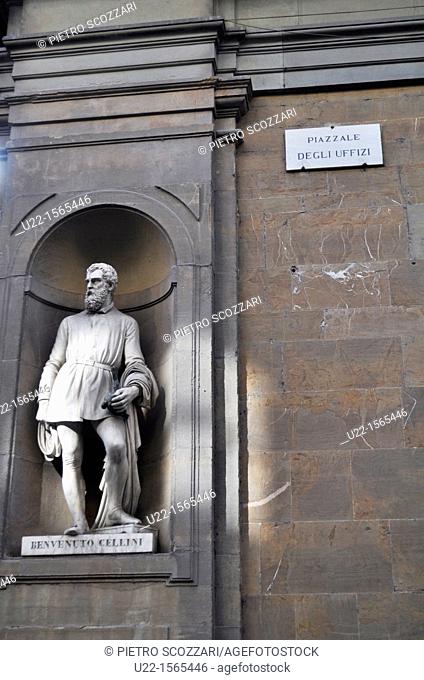 Firenze (Italy): Benvenuto Cellini’s statue, in Piazzale degli Uffizi