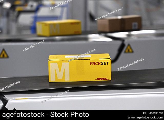 Deutsche Post DHL puts Germany's largest parcel location into operation on March 20th, 2023. Processing of up to 72, 000 parcels per hour in the Aschheim II...