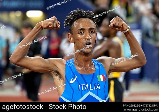21 August 2022, Bavaria, Munich: Athletics: European Championships, Olympic Stadium, 10000m, men, final. Yemaneberhan Crippa from Italy celebrates victory