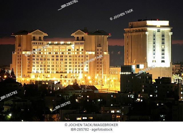 JOR, Jordan, Amman: left, Sheraton Hotel Amman, Four Season Hotel. |
