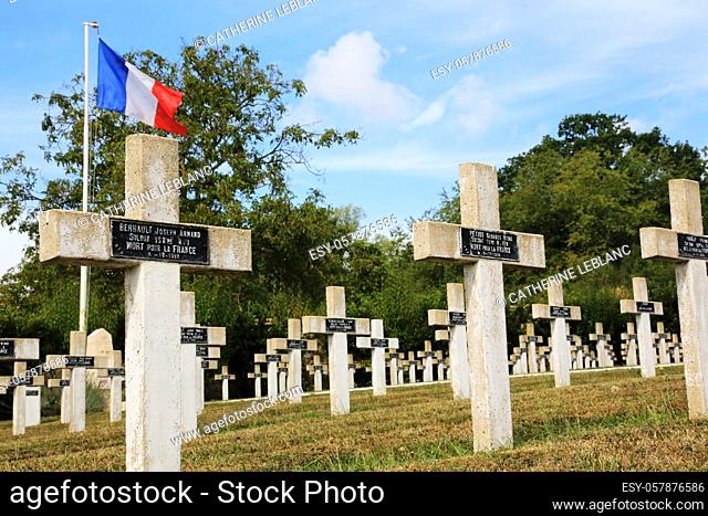 Commonweatlth war Graves. French military cemetery comprising 328 graves of Columeriens, English, Dutch and Africans who died for France in 1914-1918