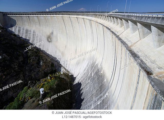 Almendra reservoir dam, Almendra, Salamanca province, Castilla y león, Spain