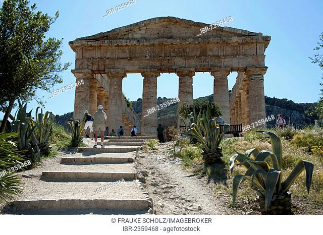 Doric temple of the Elymians, Segesta, Province of Trapani, Sicily, Italy, Europe