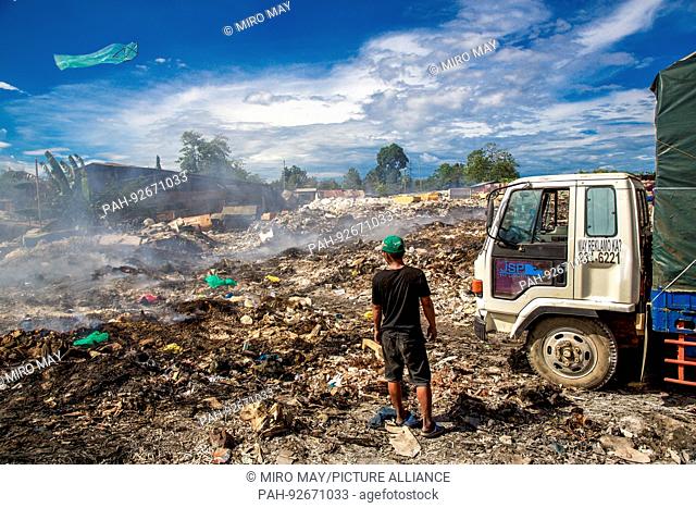 Cebu City is a metropolis with countless slums, street kids, whole families living on the street, cemeteries or rubbish dumps