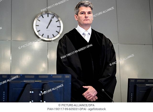 17 January 2019, North Rhine-Westphalia, Düsseldorf: Mario Plein, the presiding judge in the Loveparade trial, is standing in the courtroom