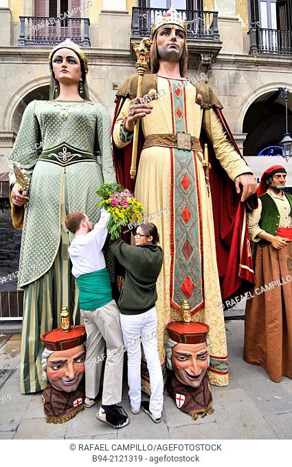 Giants and bigheads. Celebration of saint Eulalia martyr, February 12. 290-303 AD. Canonized 633 AD. Copatron of Barcelona. Plaça Reial. Gothic area