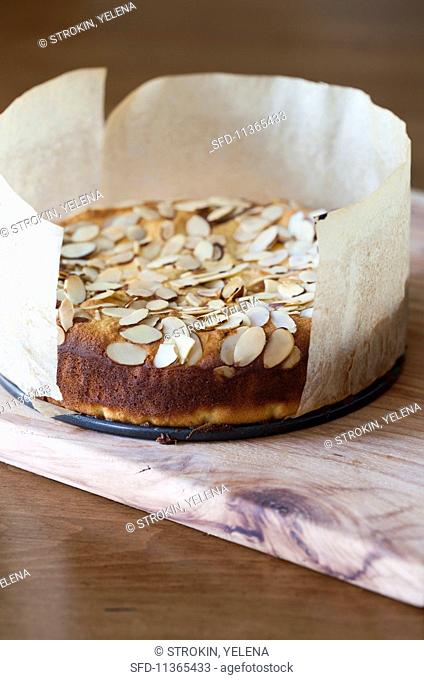 Lemon ricotta cake with almonds