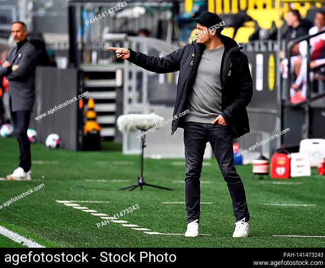 Edin TERZIC (coach Borussia Dortmund), gesture, gives instructions, single image, trimmed single motif, half figure, half figure