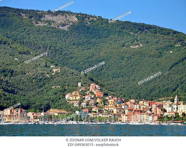 Fezzano, Italien, küste, ligurien, la spezia, porto venere, dorf, riviera, mittelmeer, hafen, segelboote, hang