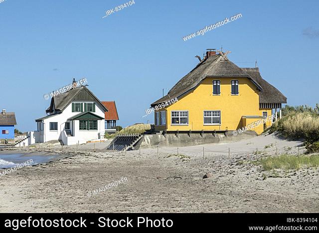 Thatched roof houses on the beach, Graswarder peninsula, Heiligenhafen, Schleswig-Holstein, Germany, Europe