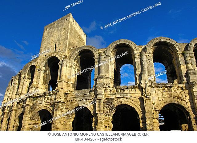 Roman ampitheatre, Les Arènes, Arles, Bouches du Rhone, Provence, France, Europe