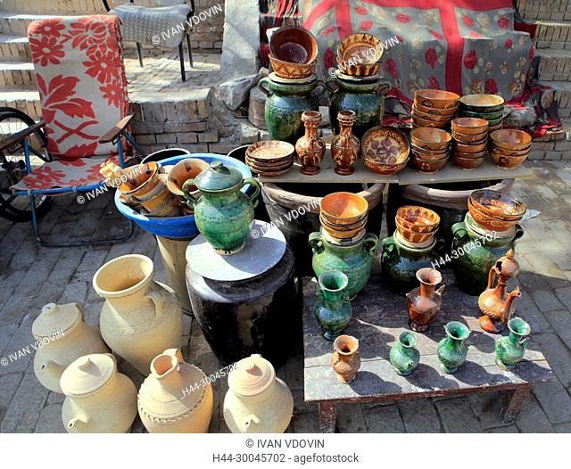 Pottery market, Kashgar (Kashi), Kashgar Prefecture, Xinjiang Uyghur Autonomous Region, China