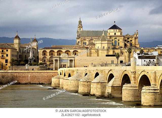 Spain, Andalusia (Andalucia), Cordoba, historic centre listed as World Heritage by UNESCO, the Roman bridge over Guadalquivir river and the Mosque Cathedral...