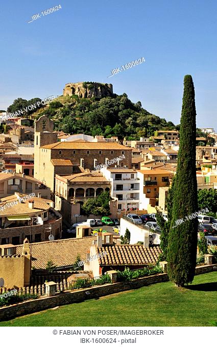 Overlooking the historic town of Begur with the remains of the castle of Begur, Costa Brava, Spain, Iberian Peninsula, Europe