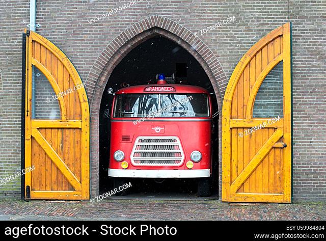 old fire truck in dutch garage