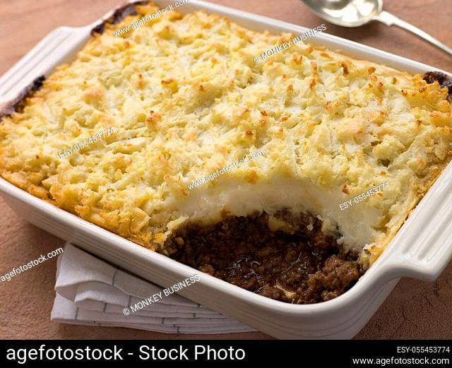 baked meal, meat dish, cottage pie