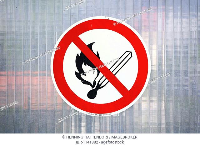 Lighting fires prohibited, prohibitory sign