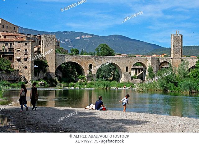 Fluvia river, medieval fortified bridge, Besalu, Catalonia, Spain