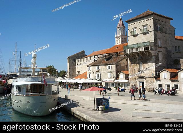Houses at the harbour, Old Town, Trogir, Split-Dalmatia, Croatia, Trau, Europe