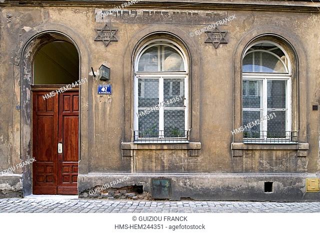 Poland, Lesser Poland region, Krakow, Kazimierz Jewish quarter, facade of a house with the Star of David