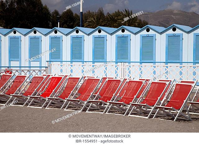 Sun loungers on the beach and beach cabins, Albenga, Riviera, Liguria, Italy, Europe