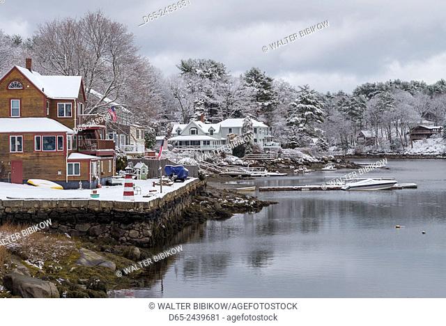 USA, Massachusetts, Cape Ann, Gloucester, early snow on Goose Cove