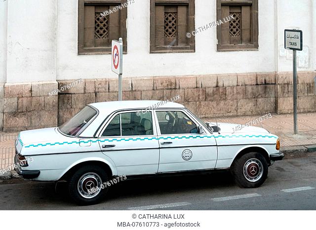 Morocco, Casablanca, taxi rank, taxi, vintage car