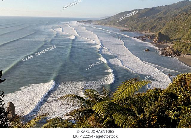 blocked for illustrated books in Germany, Austria, Switzerland: View of breakers and waves on the west coast, Highway 6, Tasman Sea, West Coast, South Island