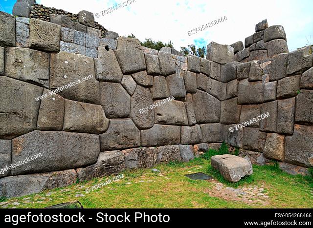 Fugenlose Inka Mauer in der Inkafestung Sacsayhuaman in Cusco Peru