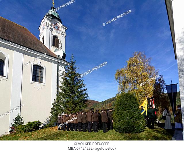 Bergern im Dunkelsteinerwald, pilgrimage church in Maria Langegg, commemoration of the dead at All Saints' Day, Wachau, Lower Austria, Austria