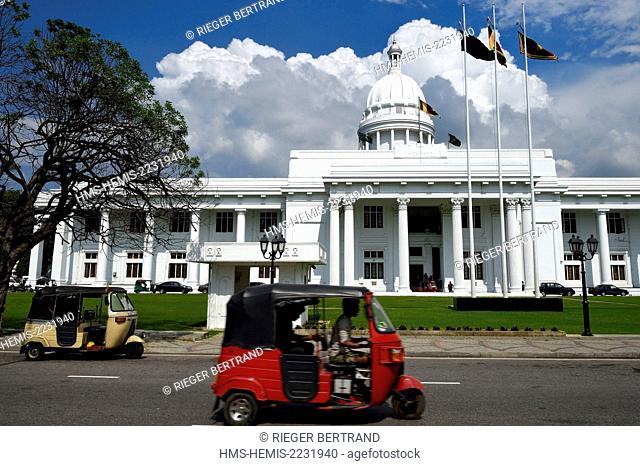 Sri Lanka, Western Province, Colombo District, Colombo, the former city hall the White House in the Viharamahadevi park