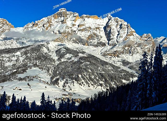 Dolomiten im Winter bei Alta Badia, Dolomiten, Italien / Dolomites in winter near Alta Badia, Dolomites, South Tyrol, Italy