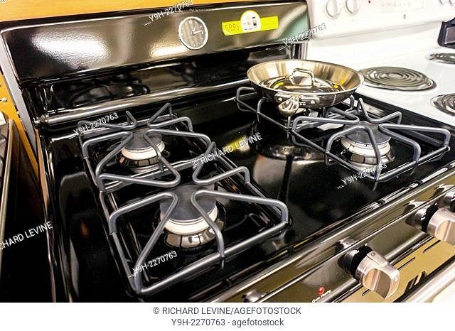 A General Electric gas stove in a Home Depot in New York